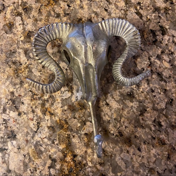 Southwestern Decor Bull Skull Wall Hook Mount S - Picture 8 of 8